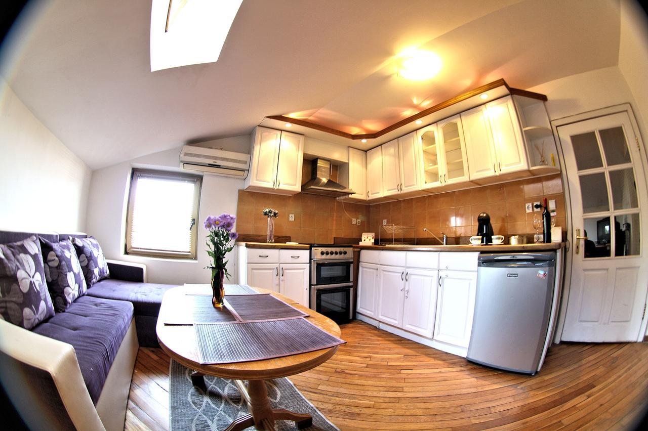 Apartment Lover's Nest Next To The
